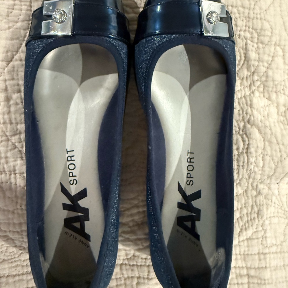 Women's Navy Ballet Flats